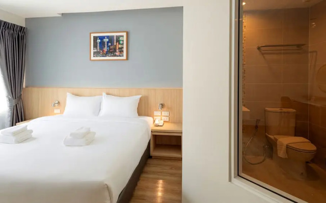 B2 China Town Yaowarat Premier