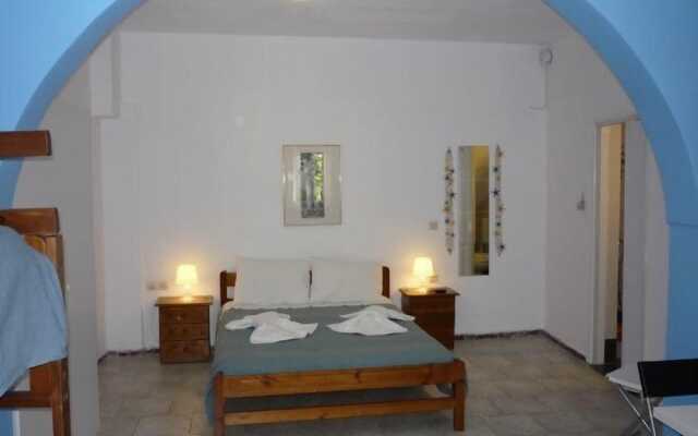 Apanemia Rooms