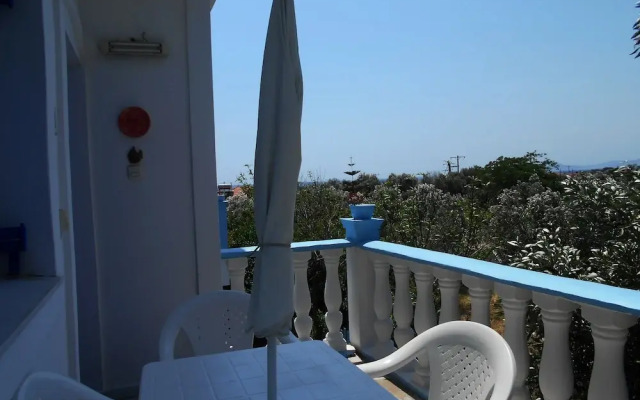 Holiday Apartment With sea View and Mountains View