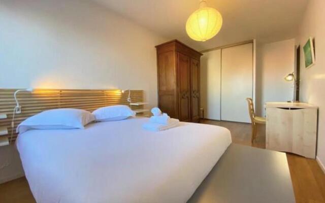 Beautiful Apartment For 4 With Balcony