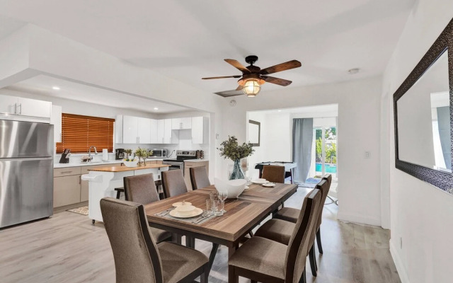 Private Heated Pool & Lovely Home