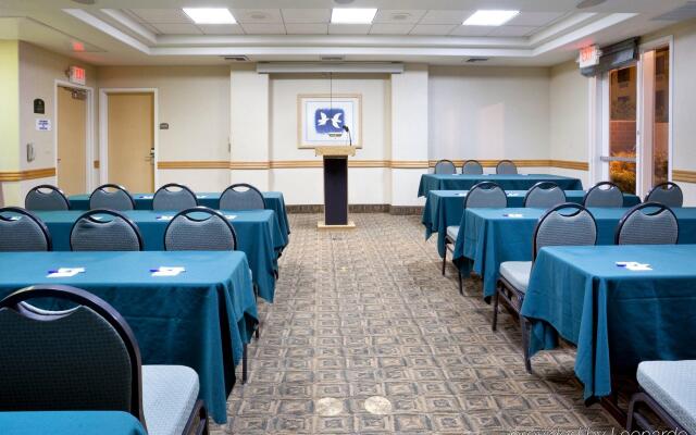 Holiday Inn Express Hotel & Suites Vacaville by IHG