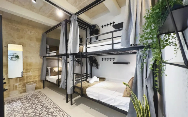 Mandera's Boutique Suites & Dorms
