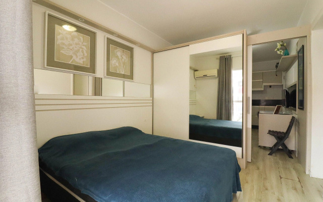 Lindo apartamento frente piscina com wi-fi - HB19F