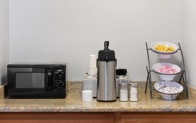 Microtel Inn by Wyndham Albany Airport