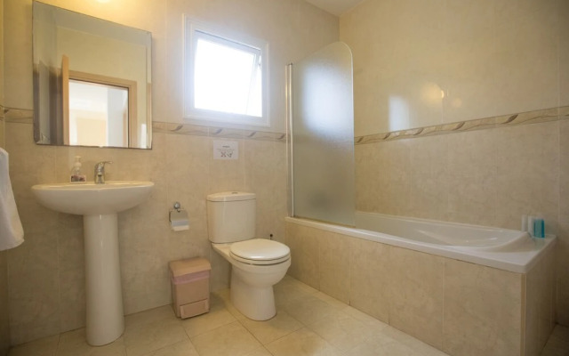 Villa Josie, Modern 3Bdr Ayia Napa Villa With Pool