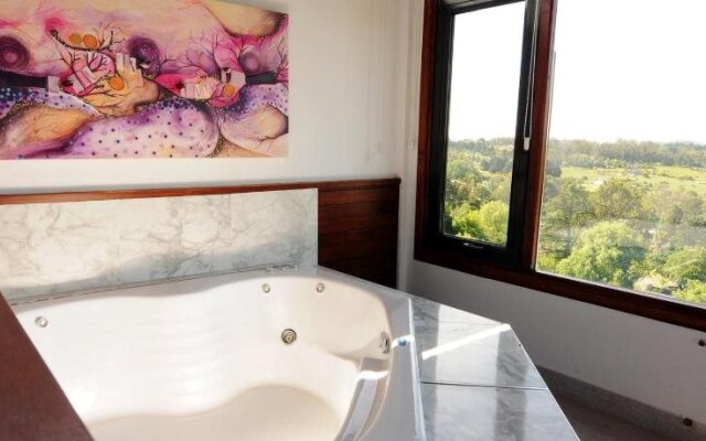 Las Piedras VIP Lodging