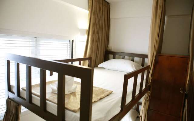 Les Fleurs Bangkok Hostel