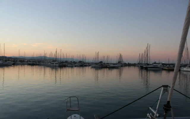 Catamarano Mauticat Boat & Breakfast