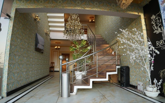 Rozan Jaai Orchard Hotel