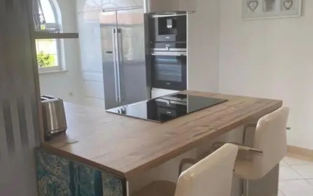 Lovely 3 Bedroom Apartment In Quiet Area w/ Pool