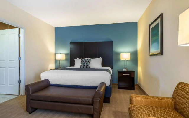 Best Western Plus Lytle Inn & Suites