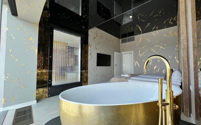 Apartments in Sky Tower with Bathtub near the window