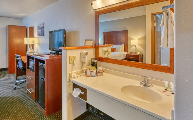 Yellowstone River Inn & Suites