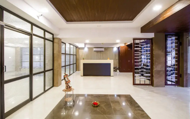 Monday Hotels - Swarna's The Capital