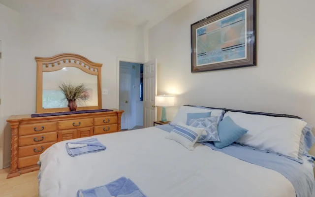 Charming Stockbridge Home: 23 Mi to Atlanta!