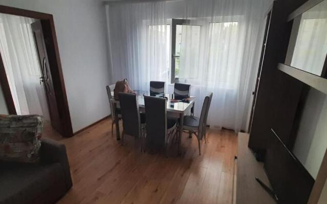 Apartament Gabi Strada Rozelor Etaj 2