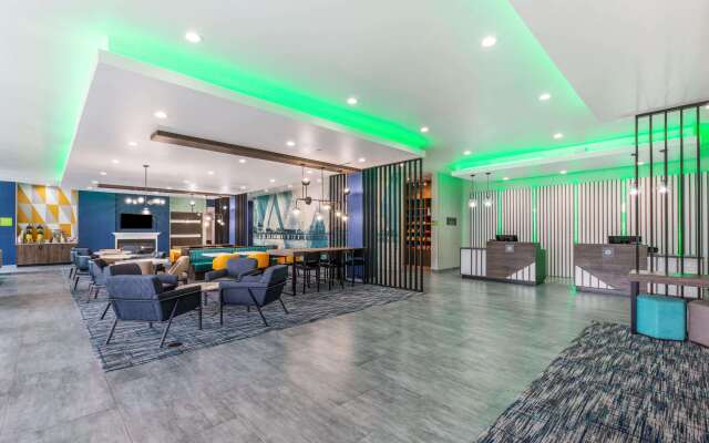 La Quinta Inn & Suites by Wyndham Galveston West Seawall