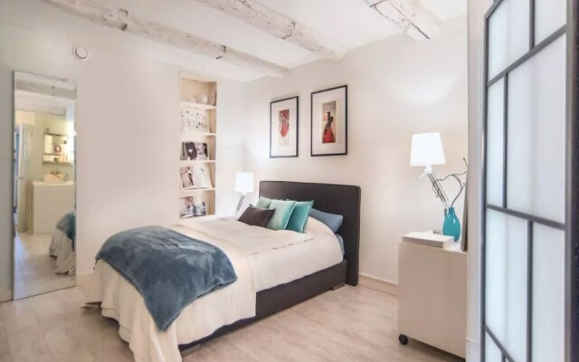 Boutique studio with amazing location