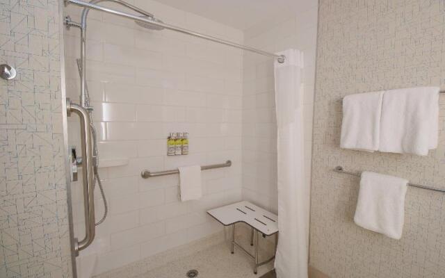 Holiday Inn Express Hotel & Suites Manassas