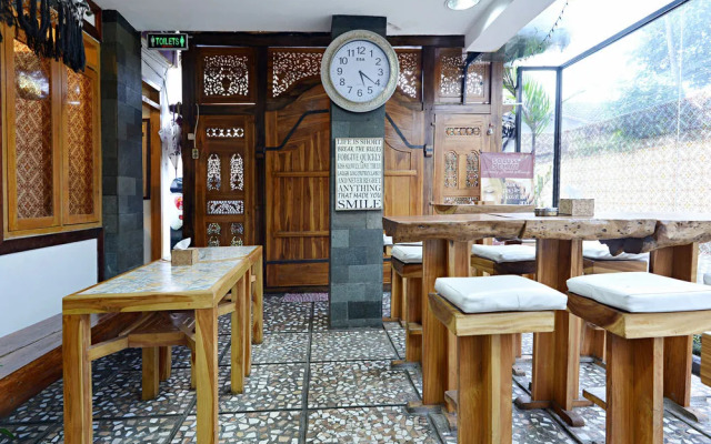 ZEN Rooms Cibogo Pasteur