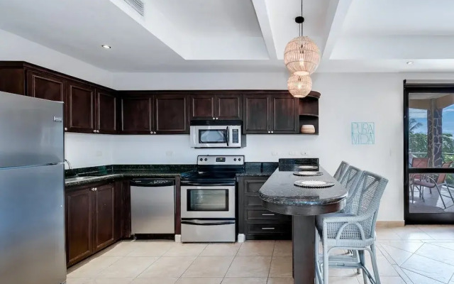 3br/2.5ba Designer Condo in Beachfront Community