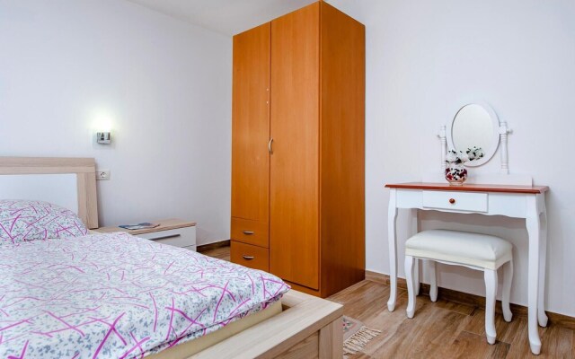 Beautiful Apartment in Rovinj With Wifi and 1 Bedrooms