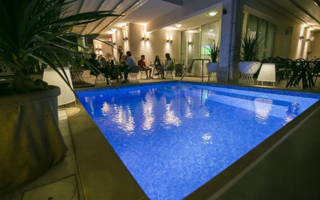 Aparthotel Flora
