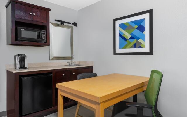 Holiday Inn Express & Suites Wheat Ridge-Denver West, an IHG Hotel