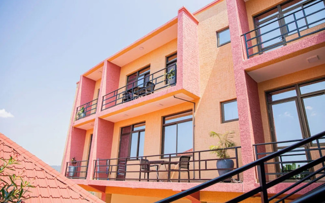 Romalo Hotel & Apartments