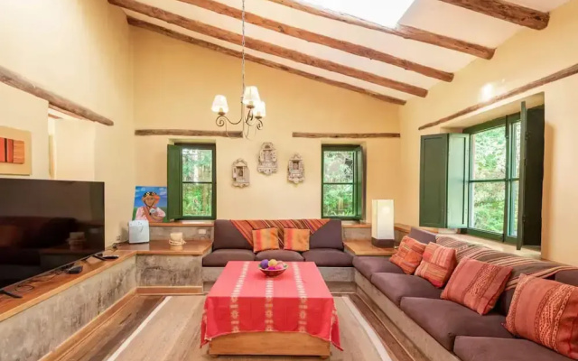 w Peaceful 4BR Villa With Nature View