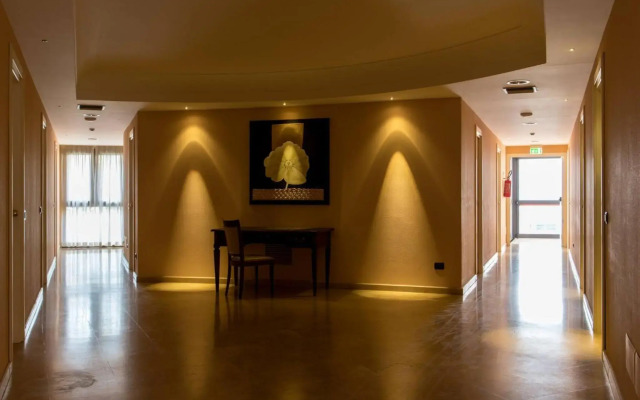 Artemis Hotel