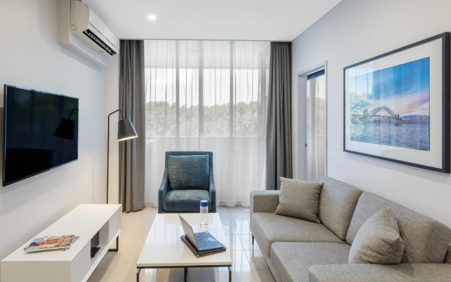 Meriton Suites Waterloo