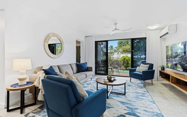 Rainforest Reef Retreat - Esplanade Ground-floor Apartment