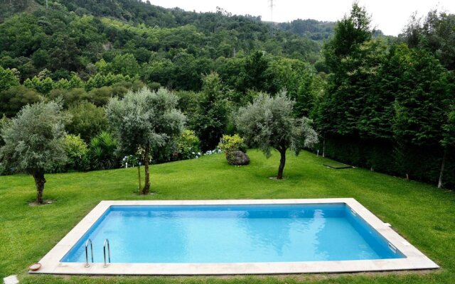 Villa with 4 Bedrooms in Caniçada, with Wonderful Mountain View, Private Pool, Furnished Garden