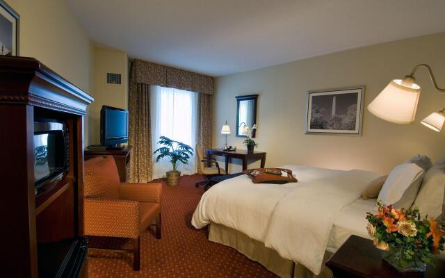 Hampton Inn & Suites Washington-Dulles International Airport