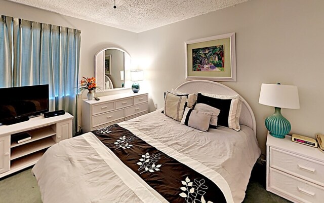 Laurel Court #205