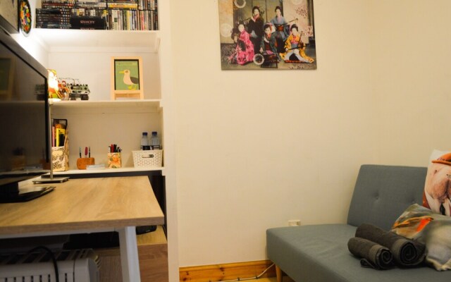 Colourful 2 Bedrooms Apartment Near Leith Walk