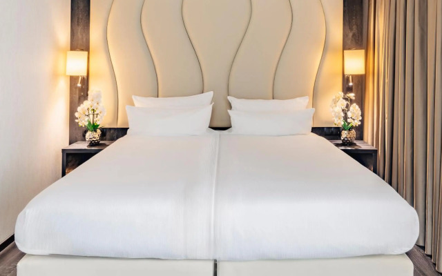 Plaza Premium Grand Winston Hotel