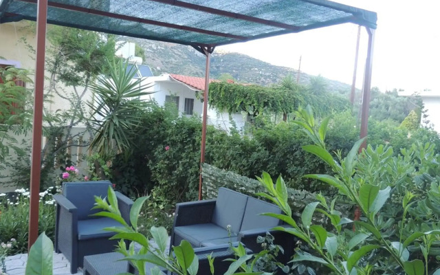 Smaragda Hotel