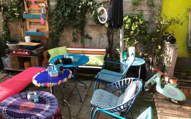 Boutique Triple House With Garden & Roof Terrace