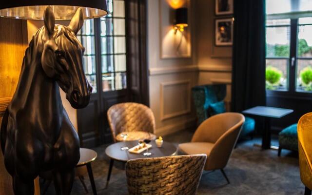 The Originals Boutique, La Maison Rouge