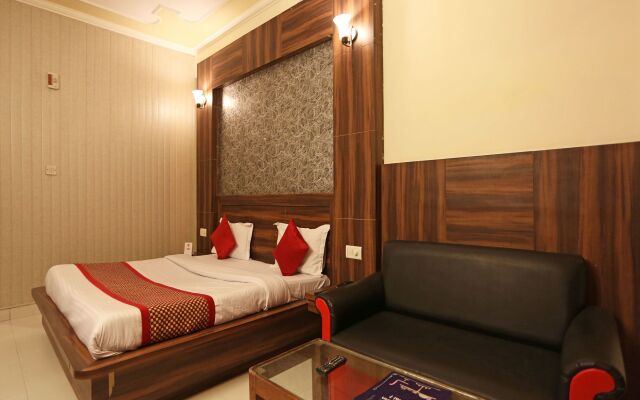 OYO 7358 Hotel Jagdish Residency