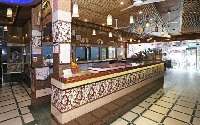 OYO 13653 Hotel Hari Piorko Grand