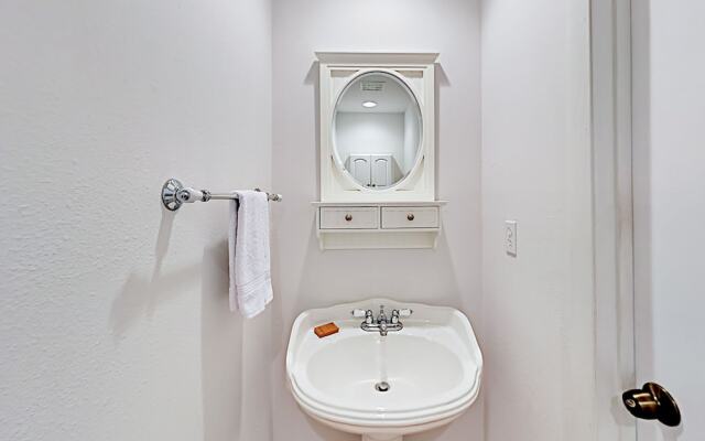 Canal-Front Living - 4 Br Home