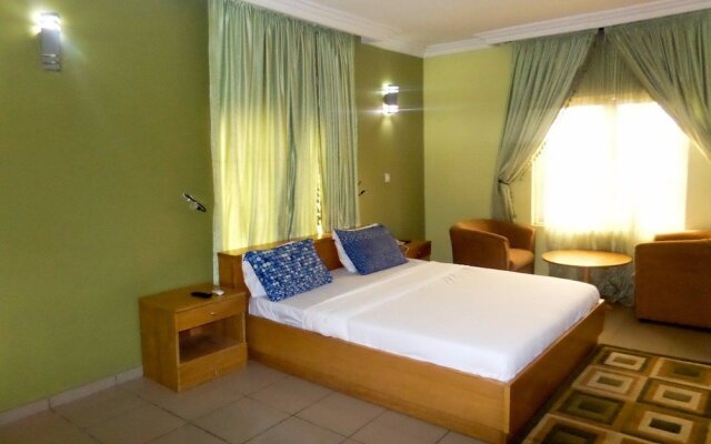 Junbic Apartment and Suites