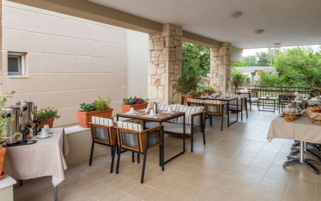 Lagaria Hotel & Apartments