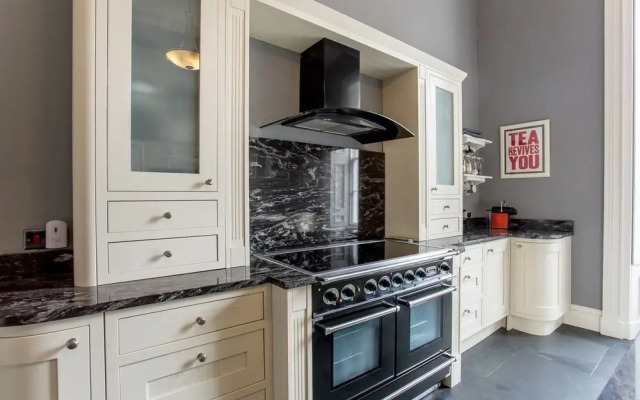 Huge Luxury Townhouse in the City Centre