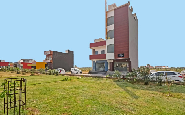 Capital O 89538 Hotel The Royal Orbit