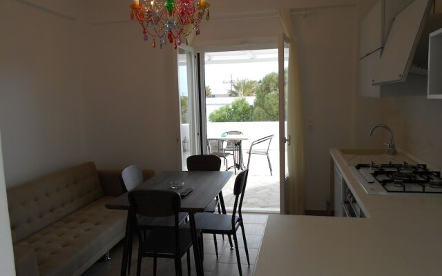 Dahlia Apartments and Studios